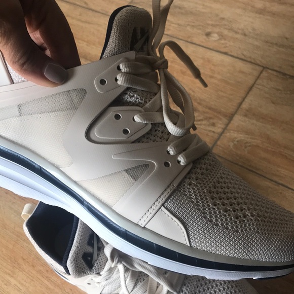 APL WOMEN'S ASCEND BIRCH/NAVY Training Shoes - Picture 2 of 3